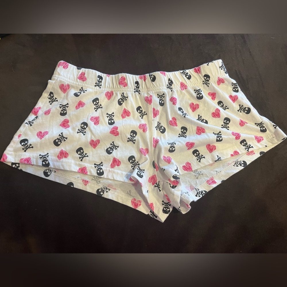 Medium skull n cross bones and heart pj shorts